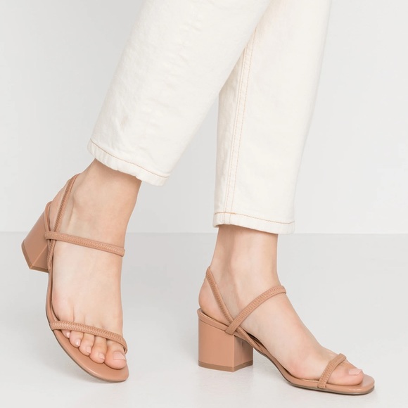 Steve Madden Inessa Dark Tan Heel Sandal - Picture 10 of 11